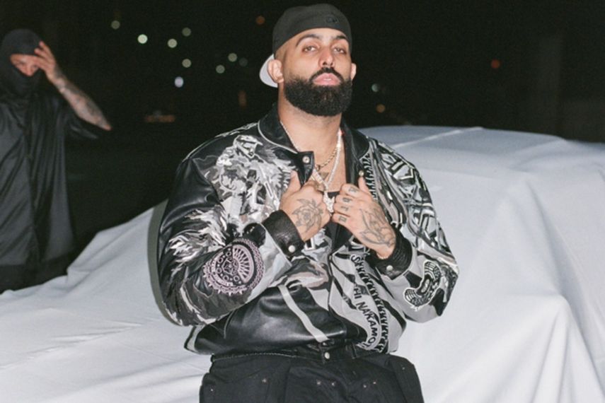 El artista urbano Eladio Carrión.&nbsp;