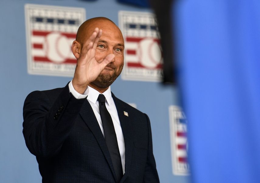 El miembro del Salón de la Fama Derek Jeter, de los Yankees de Nueva York, durante su ceremonia de inducción en el Clark Sports Center en el Salón Nacional de la Fama del Béisbol