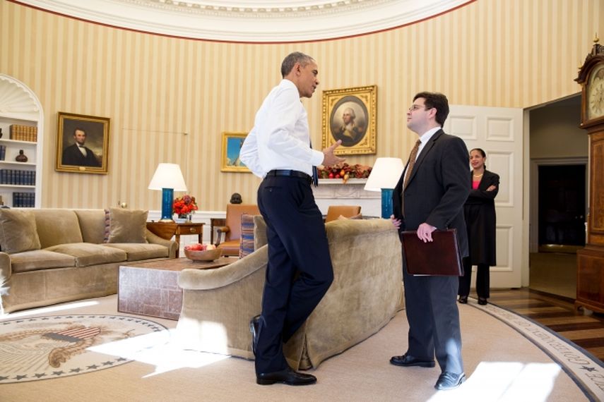 : El diplomático hondureño-estadounidense Ricardo Zúñiga (derecha), lideró las negociaciones secretas con Cuba. Foto:LA CASA BLANCA. 
