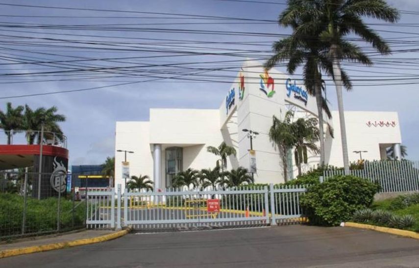 Una de las empresas que acató el llamado a paro.