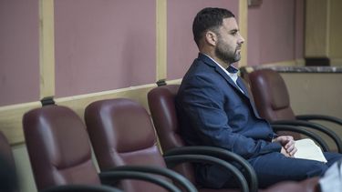 La defensa de&nbsp;Pablo&nbsp;Ibar&nbsp;señaló que concluyó este viernes la selección de 18 jurados que decidirán la culpabilidad o no del español de un triple asesinato durante un nuevo juicio, cuya fase oral comenzará el próximo 26 de noviembre en Fort Lauderdale.