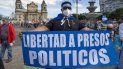 Un ciudadano nicaragüense sostiene un cartel durante una protesta contra el presidente Daniel Ortega en la Plaza de la Constitución en la Ciudad de Guatemala, el domingo 7 de noviembre de 2021. Un ciudadano nicaragüense sostiene un cartel durante una protesta contra el presidente Daniel Ortega en la Plaza de la Constitución en la Ciudad de Guatemala, el domingo 7 de noviembre de 2021.