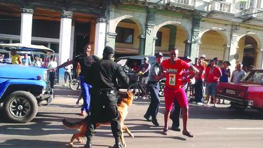 Cuando las autoridades ocupan un lugar donde se cometen negocios ilícitos, quienes preservan los secretos son recompensados por los jefes principales.&nbsp;