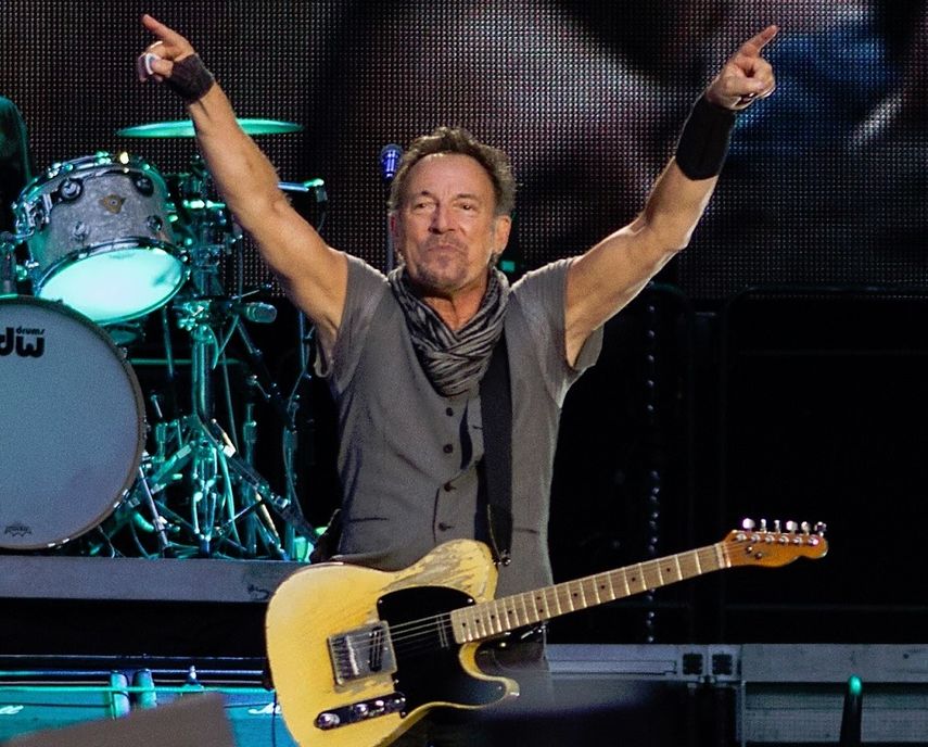 Springsteen lleva su música a un nuevo lugar, inspirándose en los discos pop del sur de California de finales de los 60 y principios de los 70.