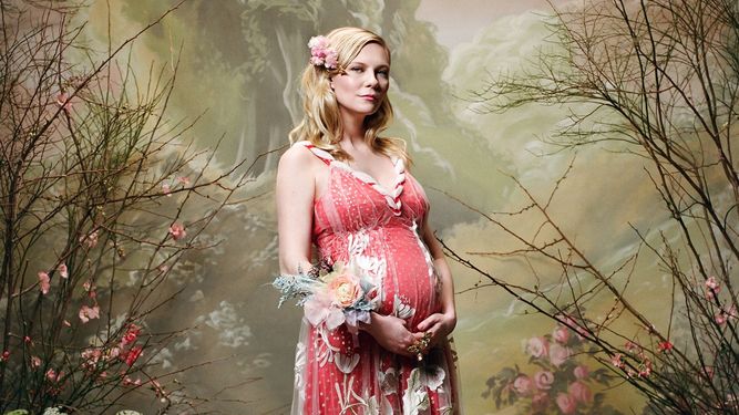 Las fotos de la campaña publicitaria retratan el avanzado estado de gestión de Kirsten Dunst. 