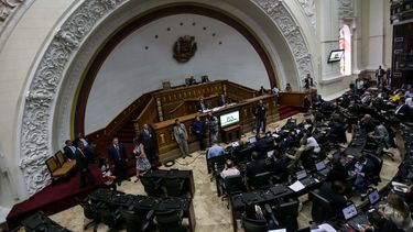 El Poder Legislativo venezolano, de contundente mayoría opositora, fue declarado hace casi 3 años en desacato y sus decisiones no son aceptadas por el Ejecutivo, aunque sí es reconocido por la comunidad internacional.