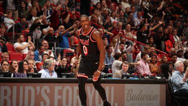 Con el triunfo de esta noche, el Heat dejó su registro en cuatro triunfos y cinco derrotas esta campaña, mientras que su balance fuera de Miami es de 2-3.