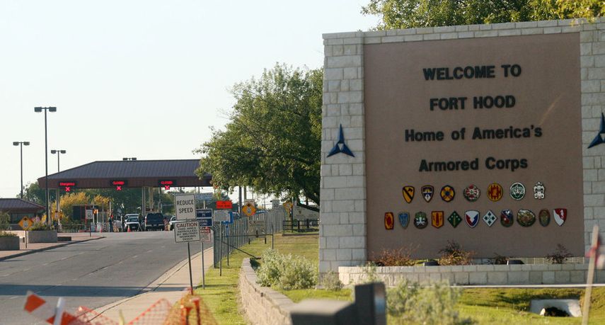 Foto de archivo en la que se aprecia la entrada de la base militar de Fort Hood en Texas. (EFE / Archivo)
