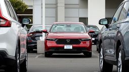 Autos de la marca honda en un concesionario en Estados Unidos. Autos de la marca honda en un concesionario en Estados Unidos.