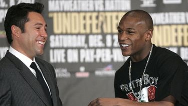 mayweather ataca a de la hoya y lo insulta fuertemente
