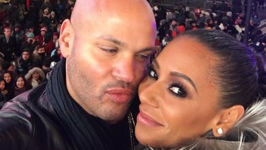 Melanie Brown junto a su aún esposo.&nbsp;