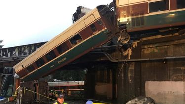 3 muertos y decenas de heridos es el balance de víctimas del accidente de tren ocurrido cerca de Seattle el pasado 18 de diciembre.