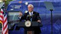 El vicepresidente Mike Pence en un acto de campaña este jueves en el Memorial Cubano en el Tamiami Park, Miami, Florida. El vicepresidente Mike Pence en un acto de campaña este jueves en el Memorial Cubano en el Tamiami Park, Miami, Florida.