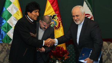 Yavad Zarif, que llegó a Santa Cruz el jueves en la noche junto a una amplia comitiva de funcionarios y empresarios de su país, se reunió con el presidente boliviano Evo Morales