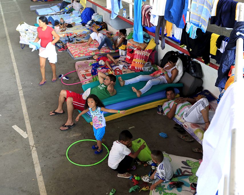 Desde que comenzó el cierre de la frontera el 1 de agosto de este año, más de mil colombianos han sido deportados, mientras que otros deciden regresan coluntariamente por temor. (EFE)