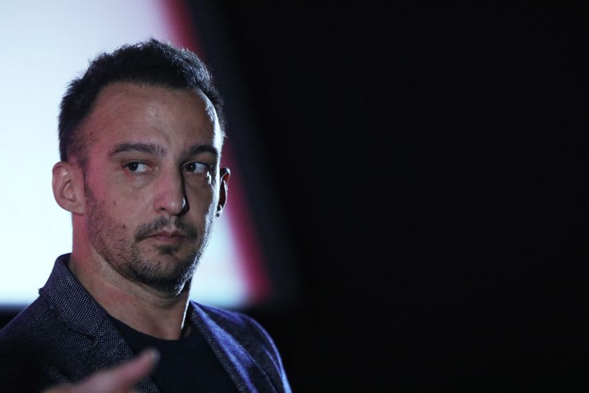 Alejandro Amen&aacute;bar&nbsp;asegur&oacute; que como espectador y como creador es incapaz de meterse en una historia sin saber a d&oacute;nde va.