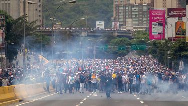 Los manifestantes llegaron hasta la autopista Francsico Fajardo y ahí fueron reprimidos