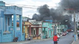 En incendio se produjo en la ciudad de Pinar del Río, al occidente de Cuba.