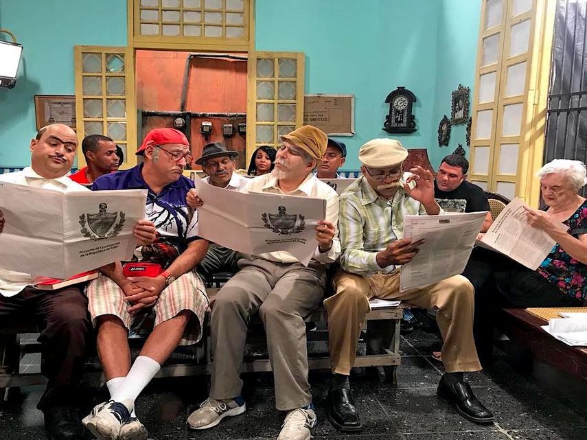 Vivir del cuento también se consume fuera de la Isla, por los emigrados que lo ven en YouTube o Facebook.