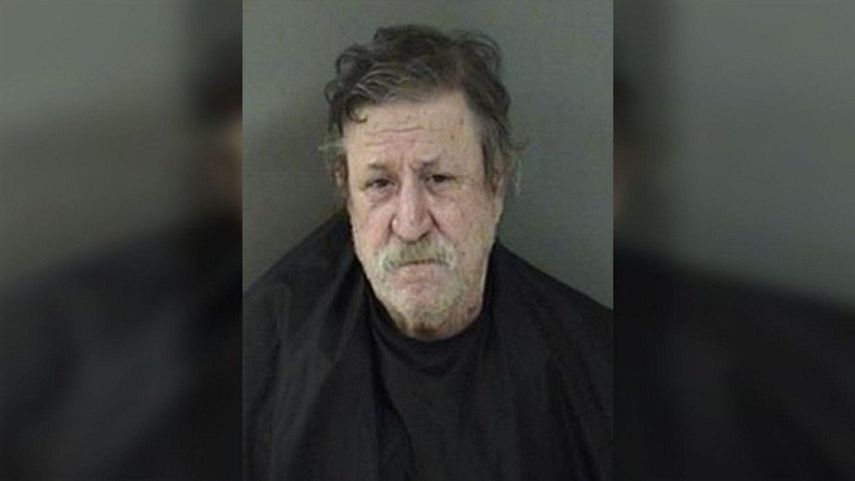 Harold Krages, de 64 años, fue acusado de crueldad animal por la muerte de su mascota.