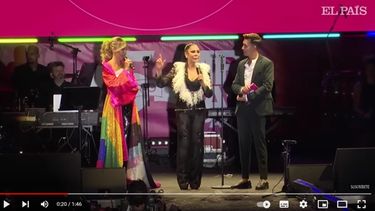 Isabel Pantoja recibe premio Gay 2022 en Madrid.