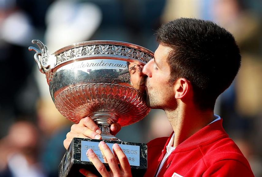 Con esta corona, Djokovic ya ha ganado al menos una vez los cuatro grandes torneos de tenis. (EFE)