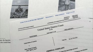 La denuncia penal que interpuso el Departamento de Justicia en contra de Nasir Ahmad Tawhedi, de 27 años y residente de Oklahoma City, en esta imagen del 8 de octubre de 2024, después de que el FBI detuvo al hombre que, según las autoridades, se inspiró en el grupo Estado Islámico y planeaba atacar a grandes multitudes el día de las elecciones en Estados Unidos.