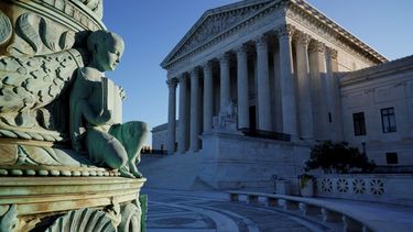 Imagen de la edificación de la Corte Suprema en Washington.
