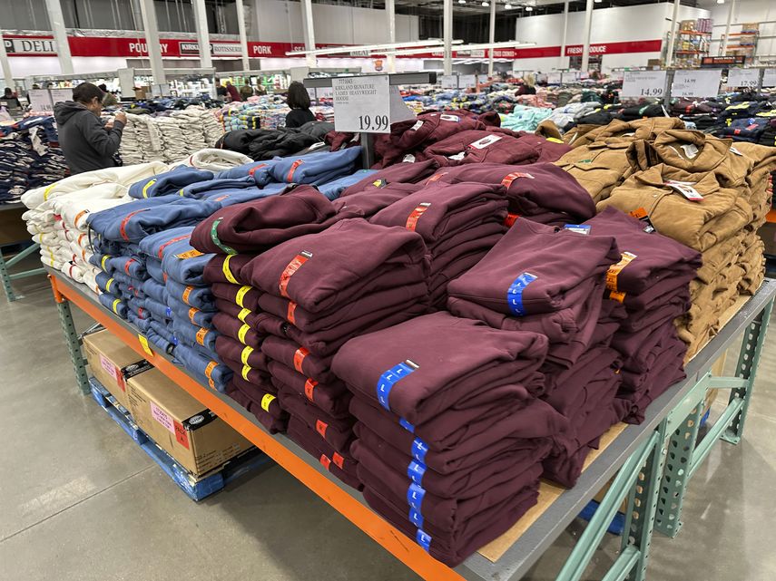 Productos en venta en una tienda de la cadena minorista Costco