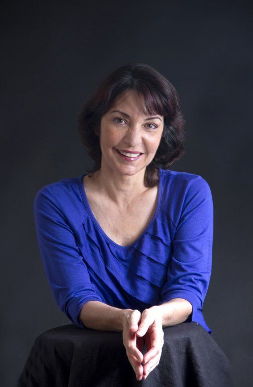 La escritora Daína Chaviano presentará su nueva novela, Los hijos de la dio...