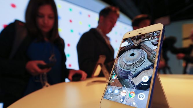 El nuevo&nbsp;Google&nbsp;Pixel Phone en su lanzamiento este martes 4 de octubre durante un evento de&nbsp;Google en San Francisco, California, Estados Unidos.