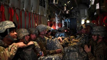 El Gobierno de Trump anunció el despliegue de 5.200 militares en la frontera.
