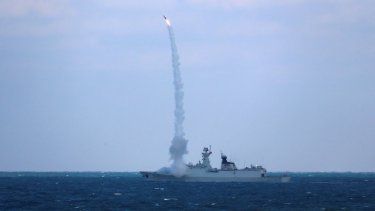La fragata naval china Binzhou participa en ejercicios navales conjuntos con buques de guerra rusos en el Mar de China Oriental