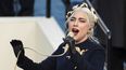 Lady Gaga canta el himno nacional en la ceremonia de investidura del presidente Joe Biden, en el Capitolio estadounidense, en Washington, el 20 de enero de 2021.