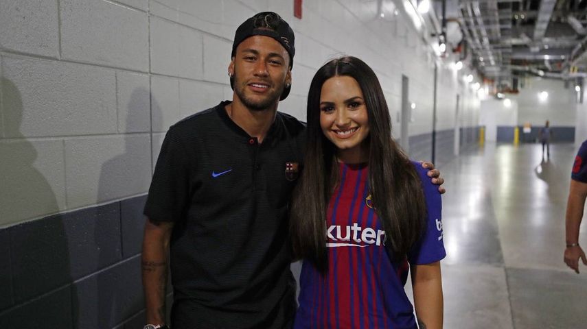Neymar aprovechó la gira por Estados Unidos para conocer a la cantante Demi Lovato.