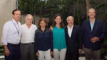 La líder María Corina Machado junto al grupo de expresidentes. 