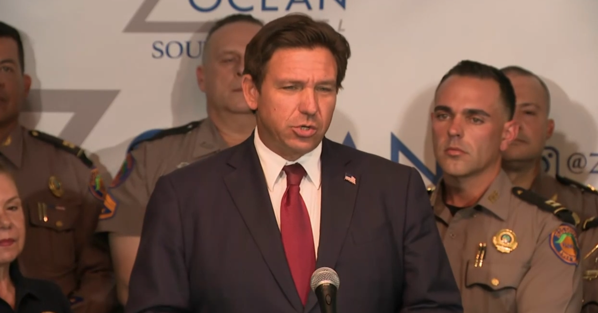 Florida aprueba ley clave para proteger a inmigrantes de falsos abogados