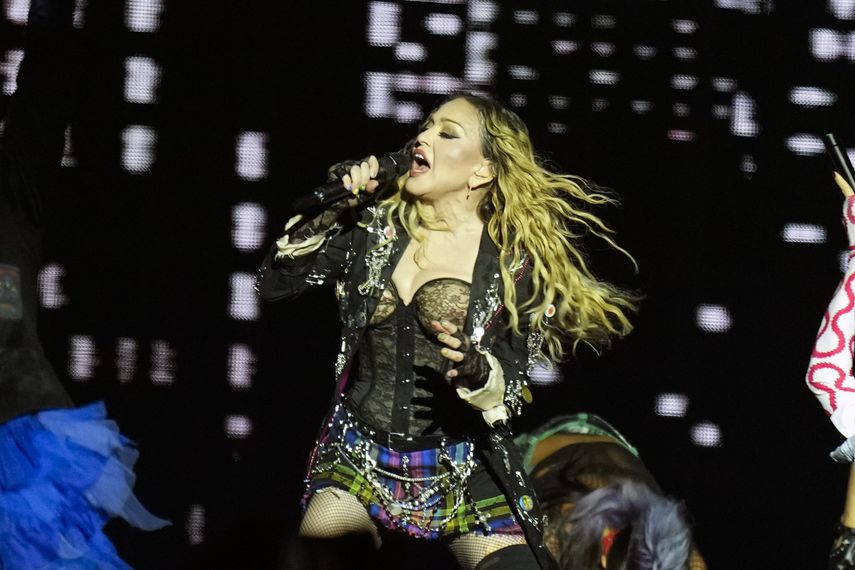 Madonna se presenta en el último concierto de The Celebration Tour, en la playa de Copacabana en Río de Janeiro, Brasil, el sábado 4 de mayo de 2024.