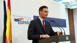 El presidente del Gobierno de España, Pedro Sánchez, en rueda de prensa en Bruselas al término de la cumbre UE.