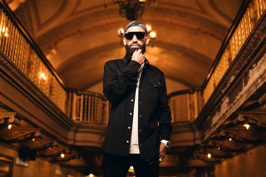 Fotografía cedida por 5thphvse donde aparece el cantante Arcángel quien anunció este lunes las fechas de la primera etapa de su gira La 8va Maravilla World Tour 20 Aniversario.