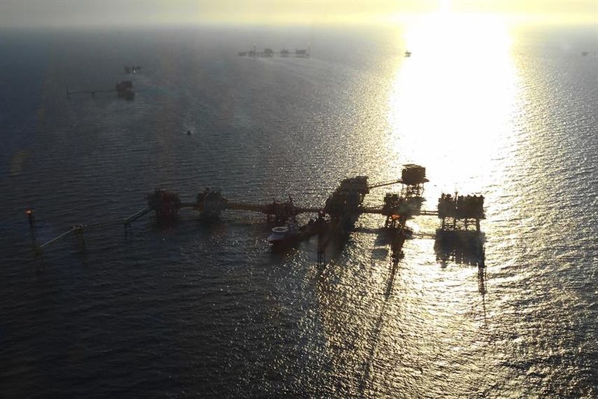 En la cita se ha evaluado, aunque sin decisión final, el acuerdo alcanzado en febrero por Arabia Saudí, Catar, Rusia y Venezuela, que decidieron congelar los niveles de producción (EFE)