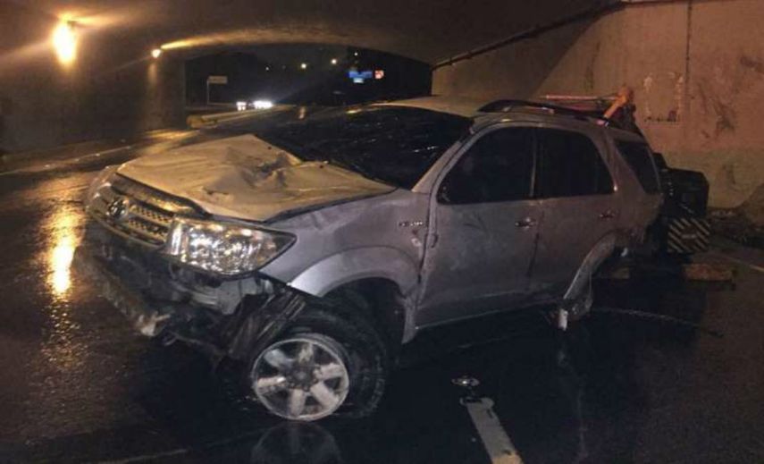 La camioneta donde se trasladaba el diputado Carlos Paparoni se volcó este domingo en una autopista al oeste de Caracas.