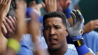 Salvador Pérez ha ascendido rápidamente en el béisbol, acumulando cada vez más premios. (ARCHIVO)