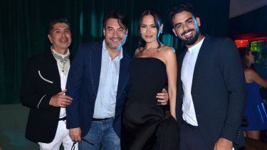 De izquierda a derecha, Eugenio Guerra, Luis Alfonso Borrego, Andrea Meza, y Carlos Adyan, en la apertura de Dear Sara. 