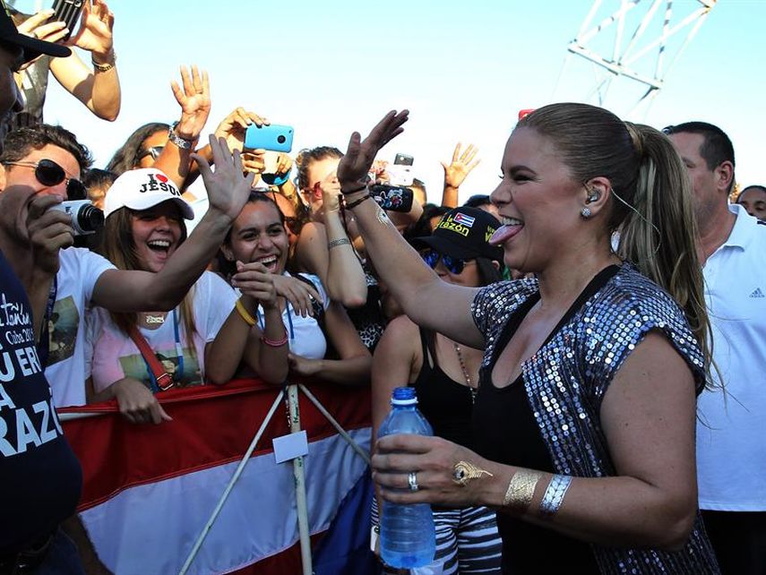 La cantante puertorriqueña cedió todos los derechos de interpretación y utilización de imagen al Instituto Cubano de la Música para que sus ganancias sean donadas al Sistema de Enseñanza de Escuelas de Arte de Cuba (EFE)