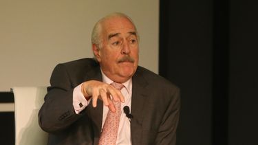 Andrés Pastrana explicó que el asilo conlleva una serie de temas complicados, ya que esta figura puede imponer normas que prohíban, por ejemplo, hablar de política. “No entendemos cómo Sánchez, presidente de España, le daría asilo a un presidente electo. &nbsp;