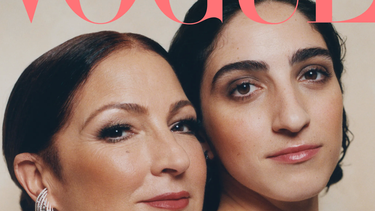 Gloria Estefan y su hija, Emily, posan por primera vez juntas para la portada de Vogue México y Latinoamérica