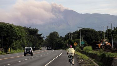 El volcán Telica, uno de los más activos de Nicaragua, registró este miércoles varias explosiones de gases y cenizas de hasta 60 metros de altura.