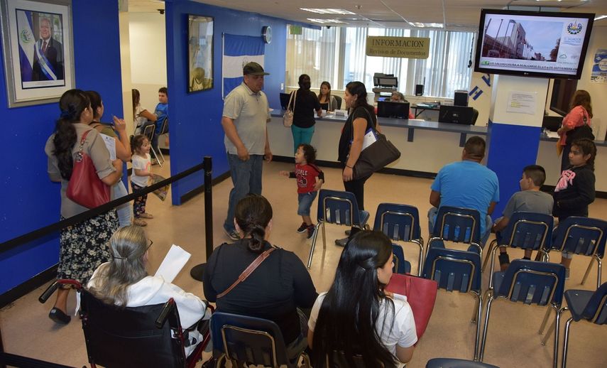 Cientos de miles de personas de&nbsp;El Salvador,&nbsp;Honduras&nbsp;y Haití residen&nbsp;actualmente en EEUU bajo el amparo del TPS.