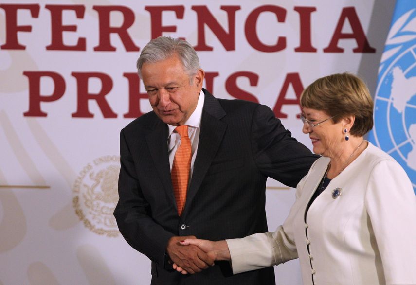 El presidente de México, Andrés Manuel López Obrador, y la alta comisionada de las Naciones Unidas para los Derechos Humanos, Michelle&nbsp;Bachelet, participan en una rueda de prensa en el Palacio Nacional, en Ciudad de México.